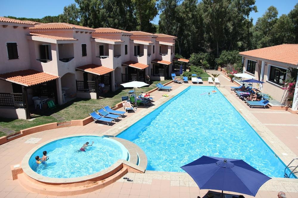 Marina Manna Hotel And Club Village Valledoria  Extérieur photo