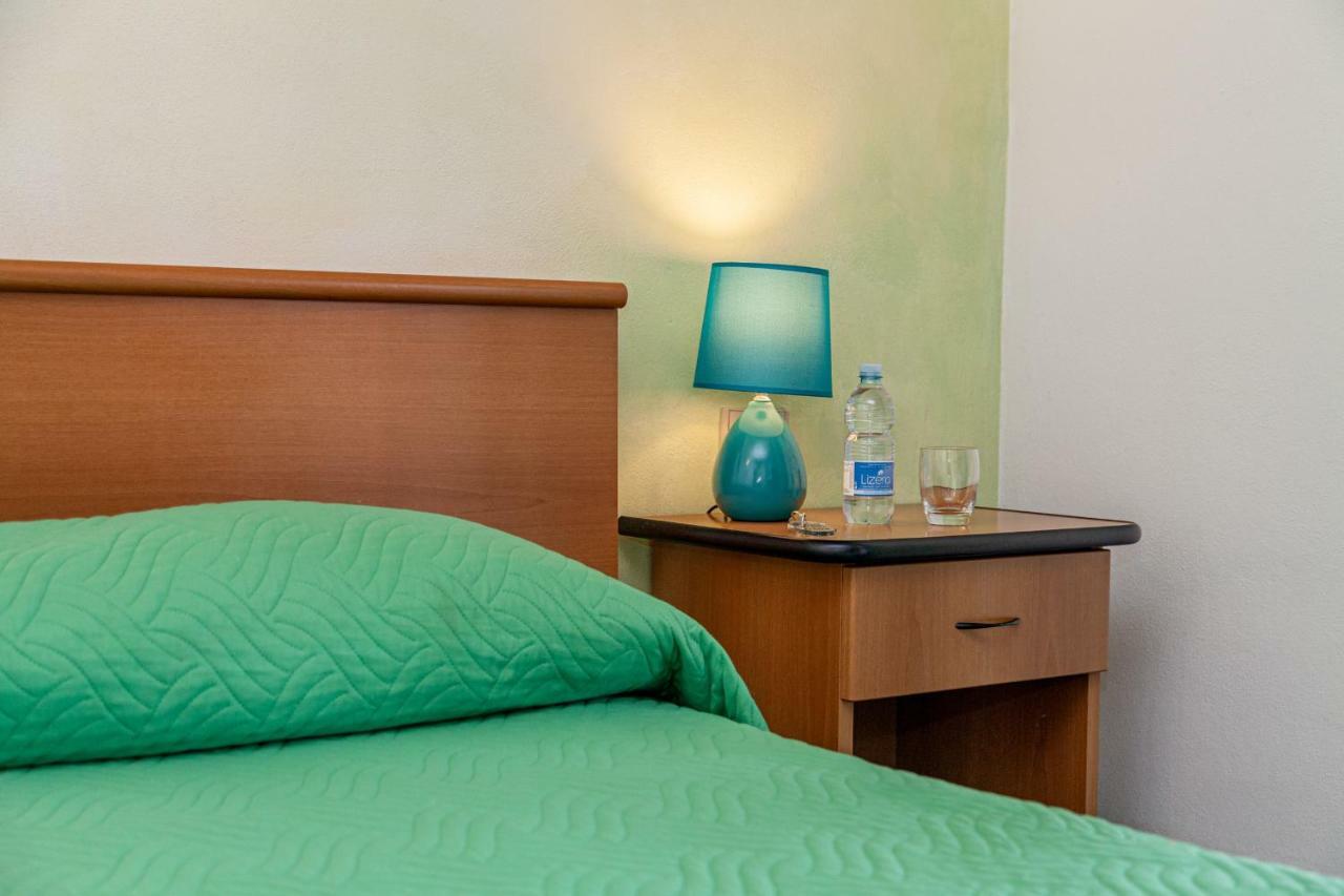 Marina Manna Hotel And Club Village Valledoria  Extérieur photo
